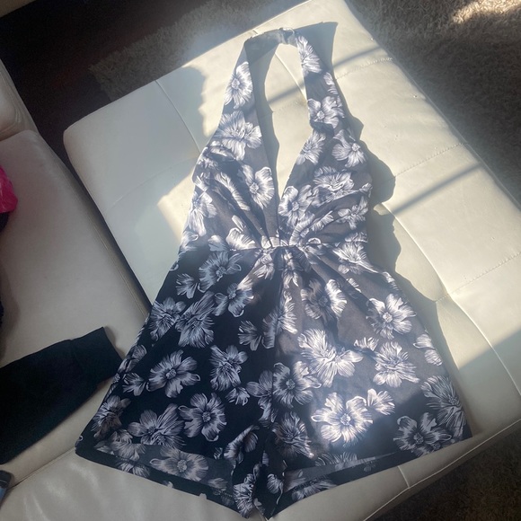 Small Romper - Picture 1 of 2